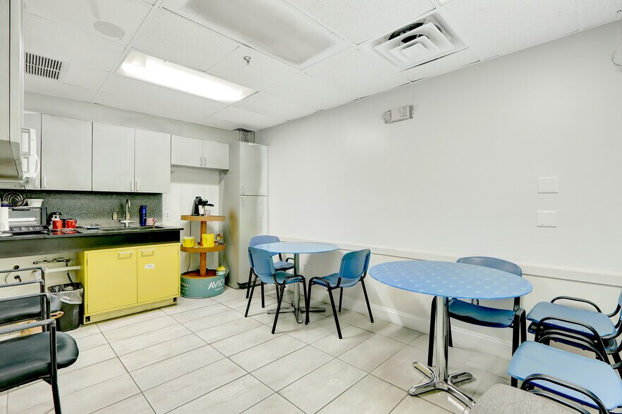 More Photos Of 12900 NW 38th Ave, Opa Locka Warehouse For Lease