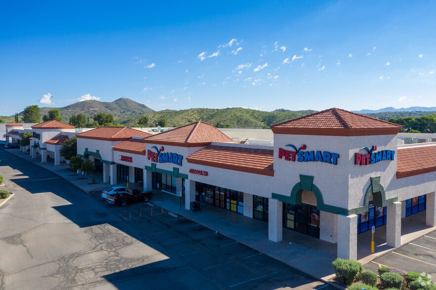 More Photos Of 254-300 W Mariposa Rd, Nogales Storefront For Lease