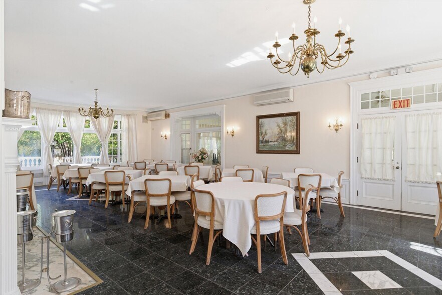 More Photos Of 2255 Ballston Ave, Saratoga Springs Restaurant For Sale
