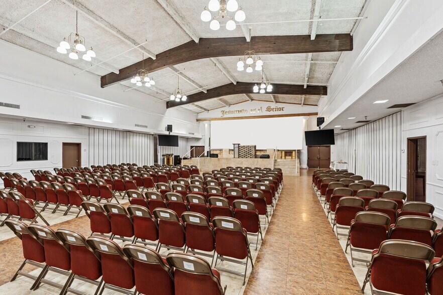More Photos Of 1921 E Belmont Ave, Fresno Lodge Meeting Hall For Sale