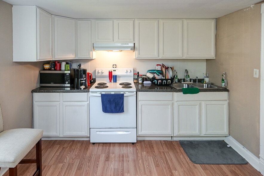 More Photos Of 304 Washington St E, Fayetteville Specialty For Sale