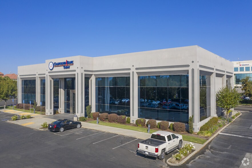 More Photos Of 7060 N Fresno St, Fresno Office For Lease