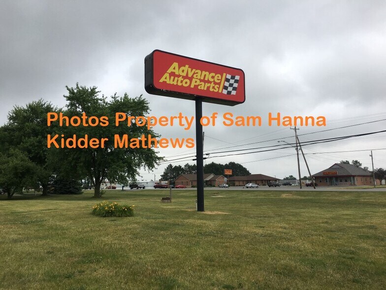 More Photos Of 255 Meadow Glen Dr, Ottawa Freestanding For Sale