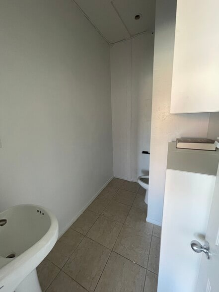 More Photos Of 3233 Myrtle Ave, San Diego Storefront For Lease