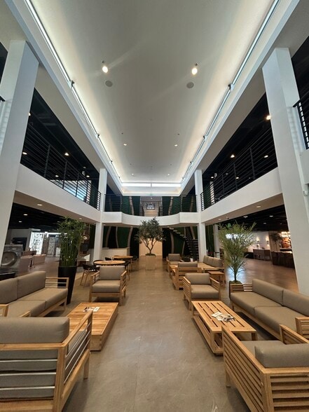 More Photos Of 2413 Pacific Coast Hwy, Lomita General Retail For Lease