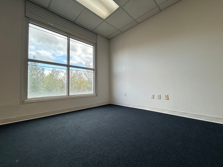 More Photos Of 20101-20161 NE 16th Pl, Miami Loft Creative Space For Sale