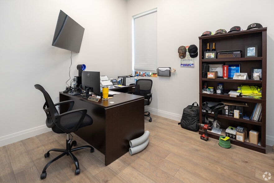 More Photos Of 8051 Bayberry Rd, Jacksonville Warehouse For Sale