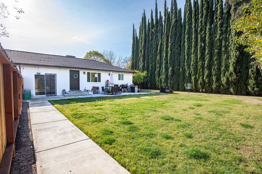 More Photos Of 5652-5654 Broadway, Sacramento Apartments For Sale