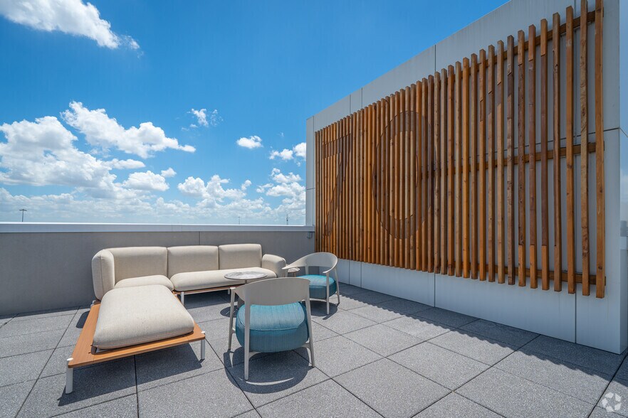 More Photos Of 701 Richmond Ave, Houston Apartments For Lease