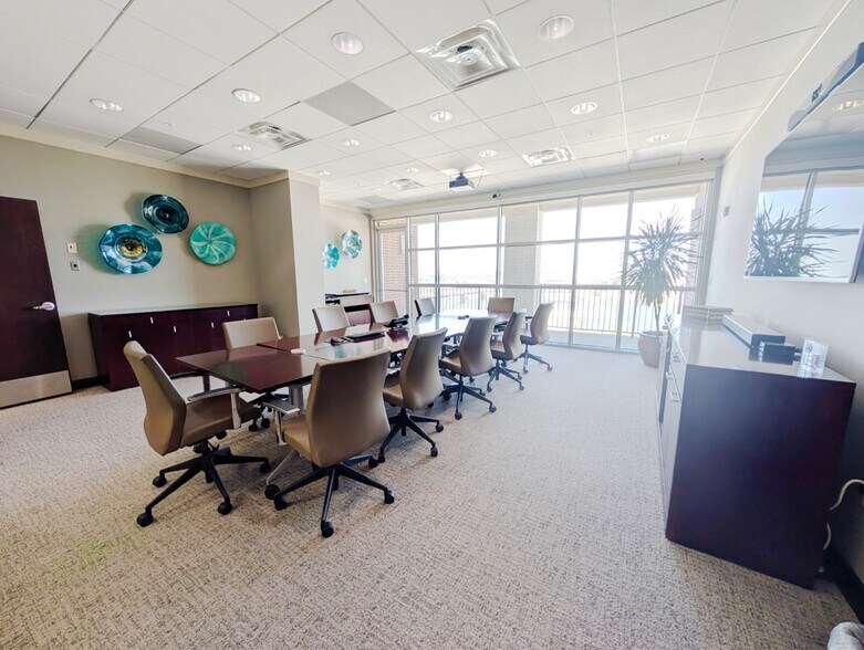 More Photos Of 521 President Clinton Ave, Little Rock Office Residential For Sale