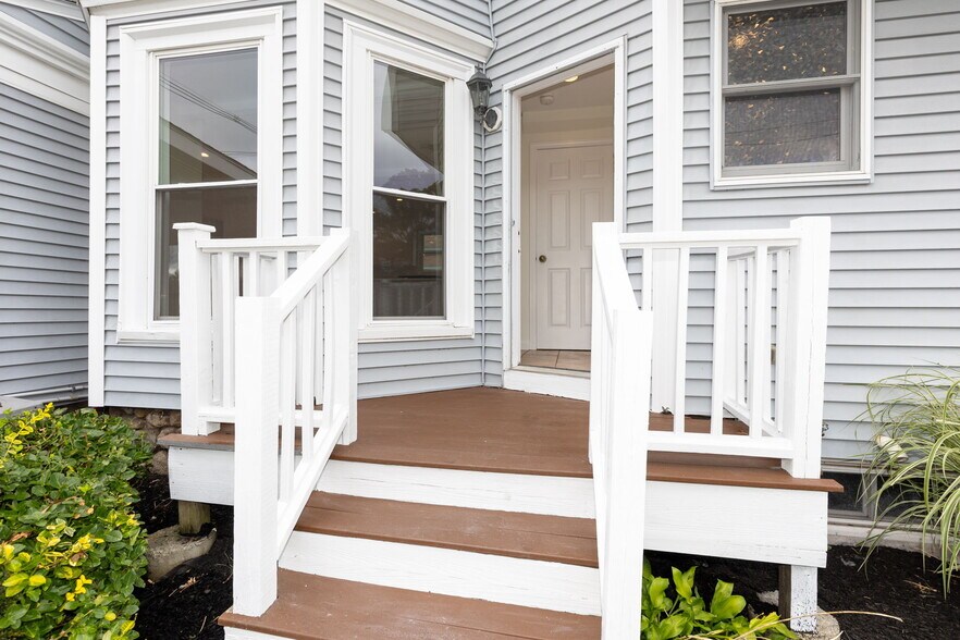 More Photos Of 280 Washington St, North Easton Flex For Sale