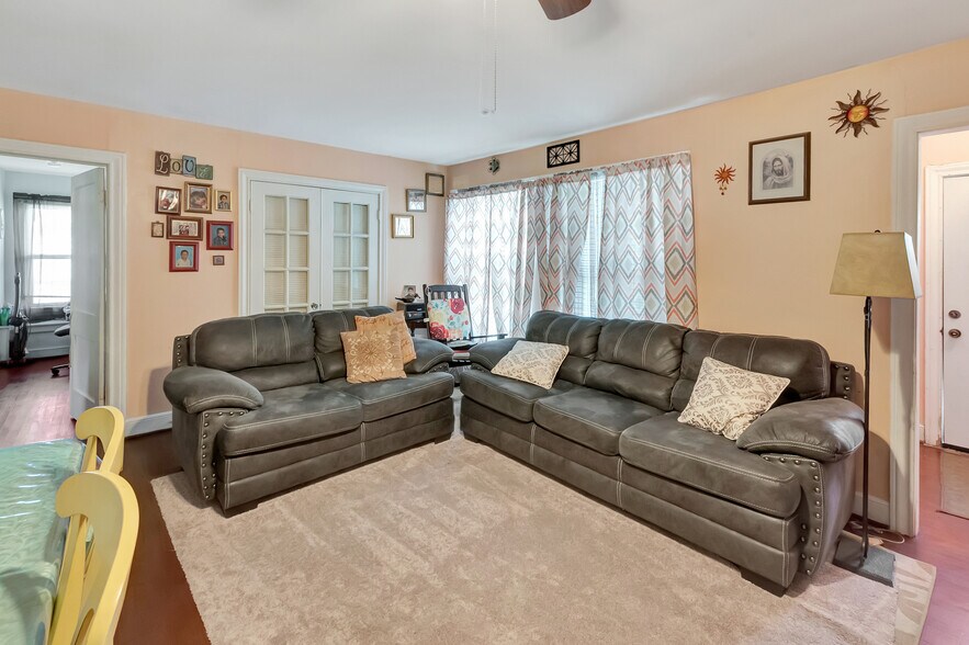 More Photos Of 1005 Macarthur St, Victoria Apartments For Sale