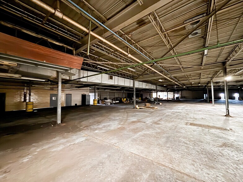 More Photos Of 1475 S Sam Houston Blvd, Houston Warehouse For Sale