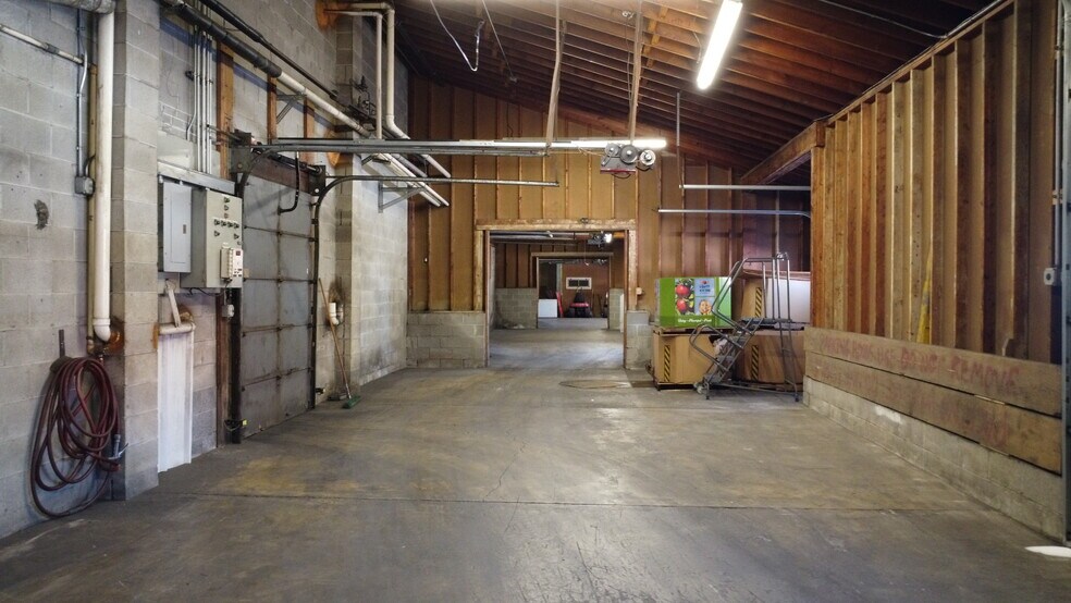 More Photos Of 36 Hull Ave, Clintondale Industrial For Sale