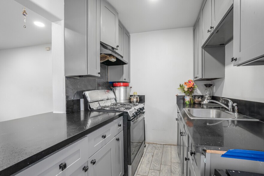 More Photos Of 136 N Garfield Ave, Oxnard Apartments For Sale