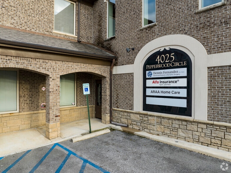 More Photos Of 4025 Pepperwood Cir, Huntsville Office Residential For Lease