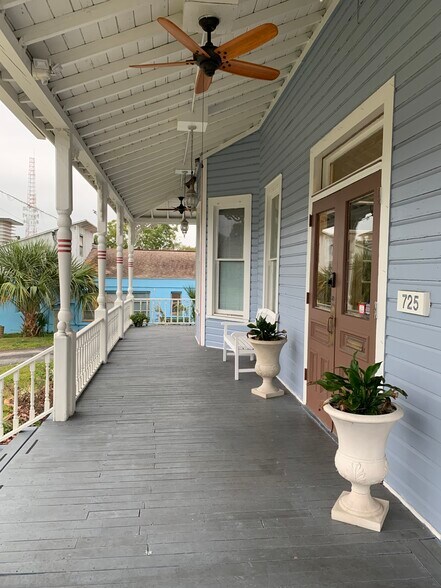 Primary Photo Of 725 E Silver Springs Blvd, Ocala Loft Creative Space For Sale