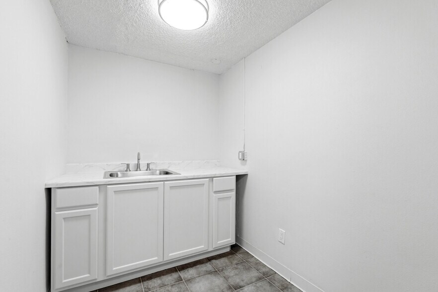 More Photos Of 1192 N White Ave, Pomona Office For Lease