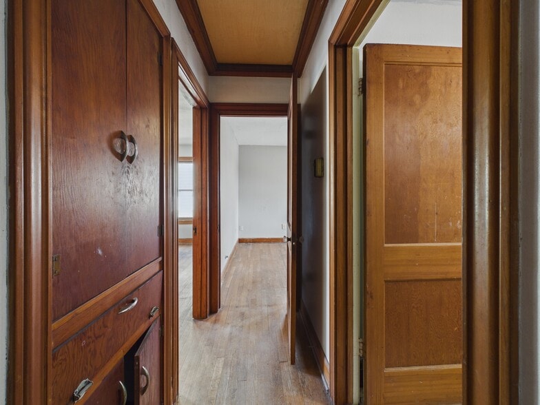 More Photos Of 1334 W 21st St, Houston Flex For Sale