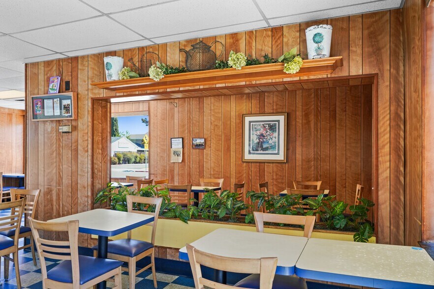 More Photos Of 3692 Castro Valley Blvd, Castro Valley Restaurant For Sale