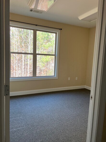 More Photos Of 2487 Cedarcrest Rd, Acworth Unknown For Lease