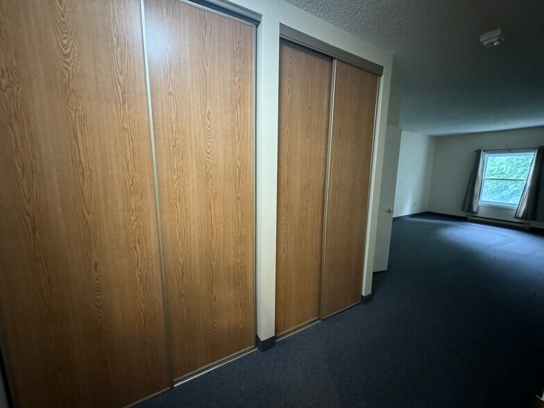 More Photos Of 725 Gibralter St, Norfolk Flex For Sale