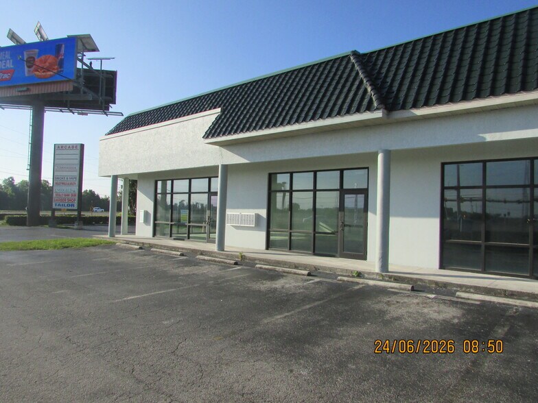 More Photos Of 17230-17250 S Tamiami Trl, Fort Myers Unknown For Lease