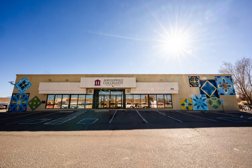 More Photos Of 1905 Mountain Rd NW, Albuquerque Schools For Lease