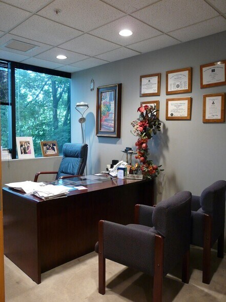 More Photos Of 935 Northern Blvd, Great Neck Medical For Sale