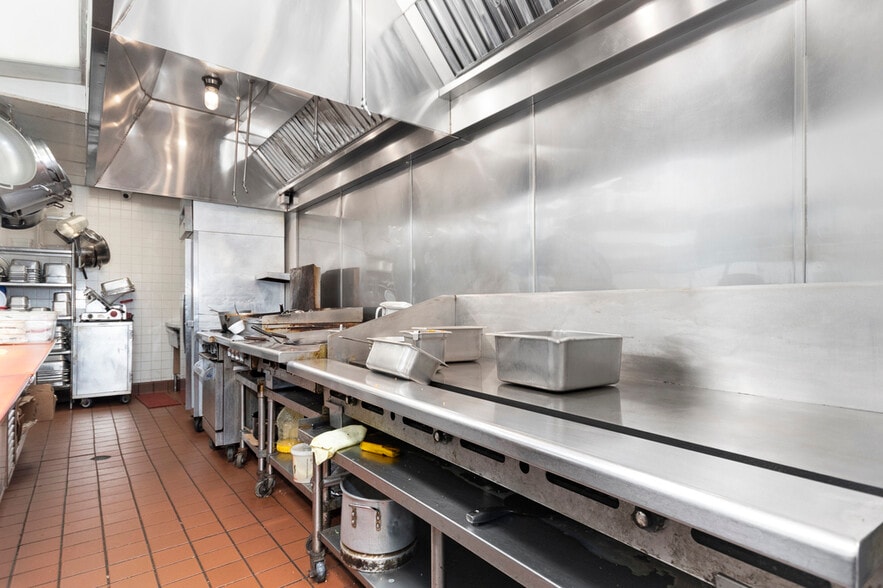More Photos Of 1015 E Ogden Ave, Naperville Fast Food For Sale
