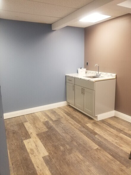 More Photos Of 4068 Mt Royal Blvd, Allison Park Medical For Lease