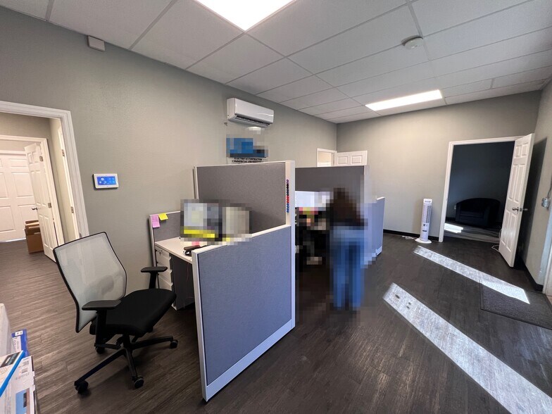 More Photos Of 5316 Lena Rd, Bradenton Light Distribution For Lease