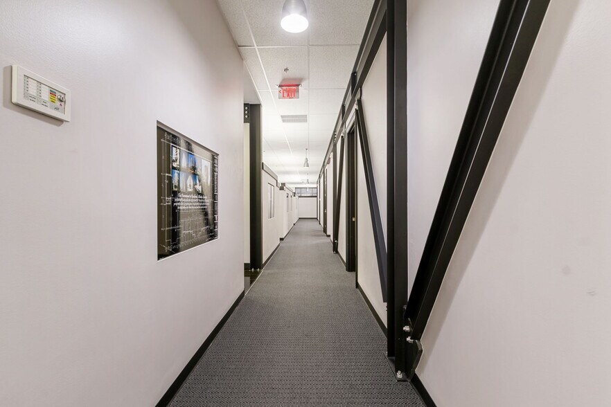 More Photos Of 12511 Emily Ct, Sugar Land Office For Lease