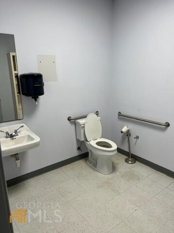 More Photos Of 25 Siebald St, Statesboro Office For Sale