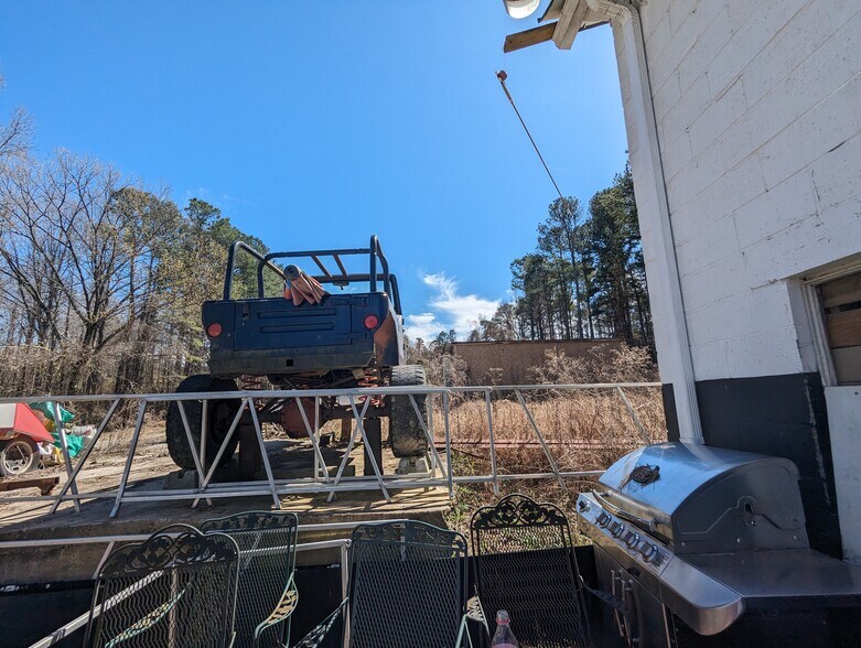 More Photos Of 5549 Cumming NE hwy, Sugar Hill Auto Repair For Sale