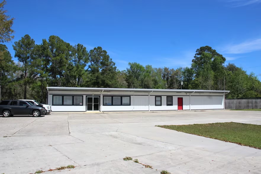 More Photos Of 6523 Harrietts Bluff Rd, Woodbine Freestanding For Sale