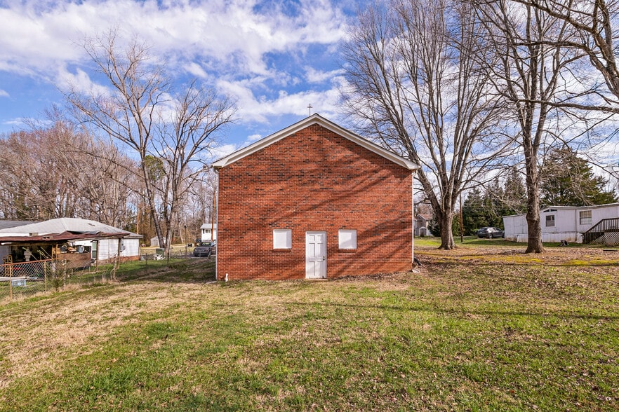 More Photos Of 219 Jackson Ave, Lexington Religious Facility For Sale