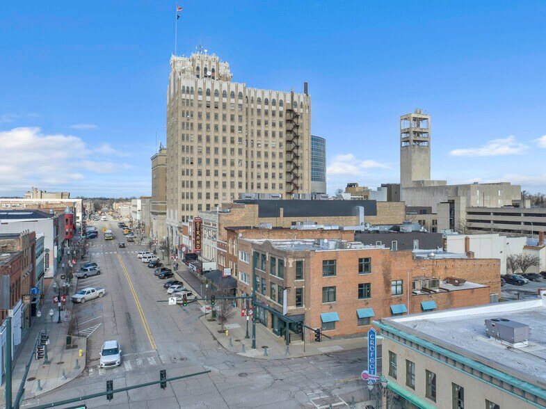 More Photos Of 6 N Saginaw St, Pontiac Storefront Retail Residential For Sale