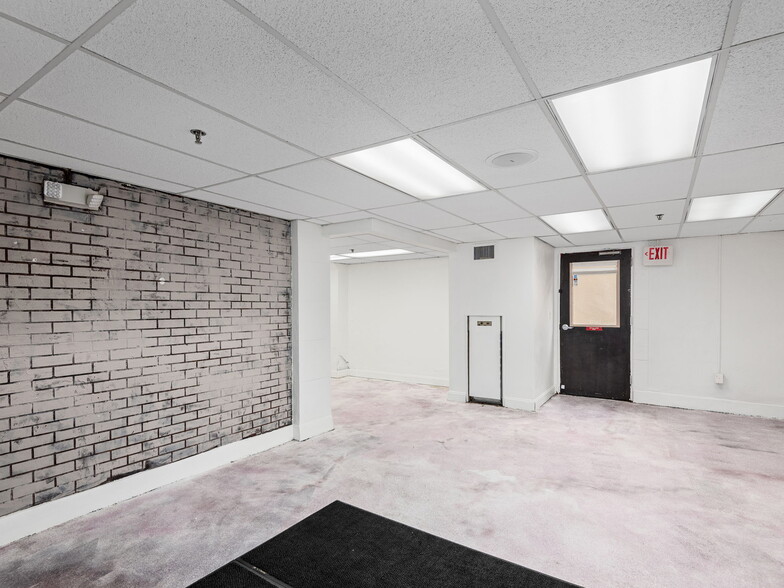 More Photos Of 22 S Pack Sq, Asheville Office For Lease