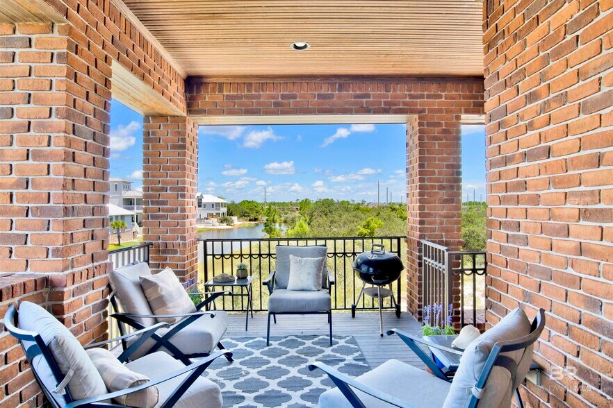 More Photos Of 16 Market St, Orange Beach Office For Sale