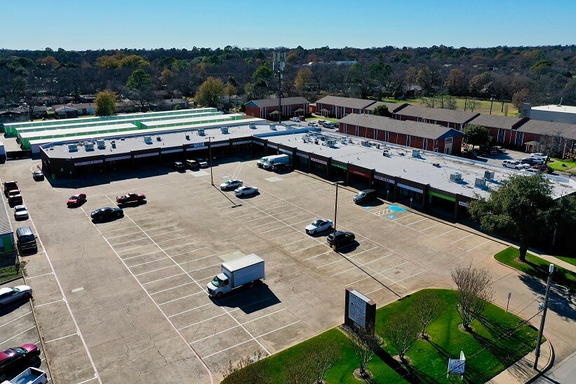 More Photos Of 1730 W Randol Mill Rd, Arlington Unknown For Lease