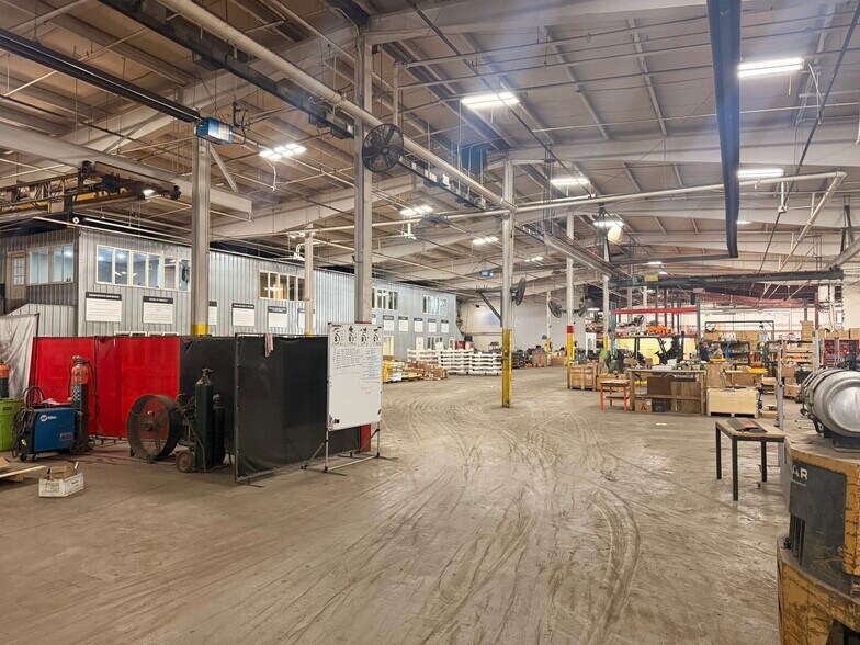 More Photos Of 211 Province St, Franklin Manufacturing For Lease