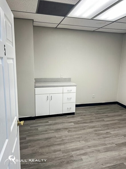 More Photos Of 6667 Vernon Woods Dr, Atlanta Medical For Lease