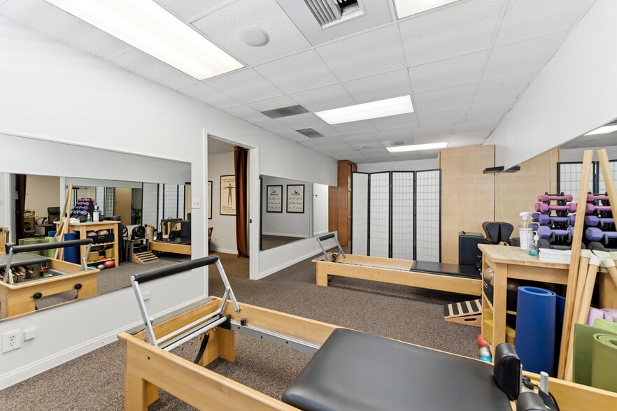 More Photos Of 2900 Bristol St, Costa Mesa Office For Sale