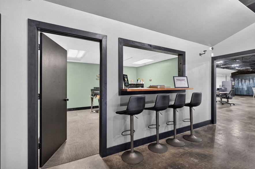 More Photos Of 5601 S Campbell Ave, Springfield General Retail For Sale