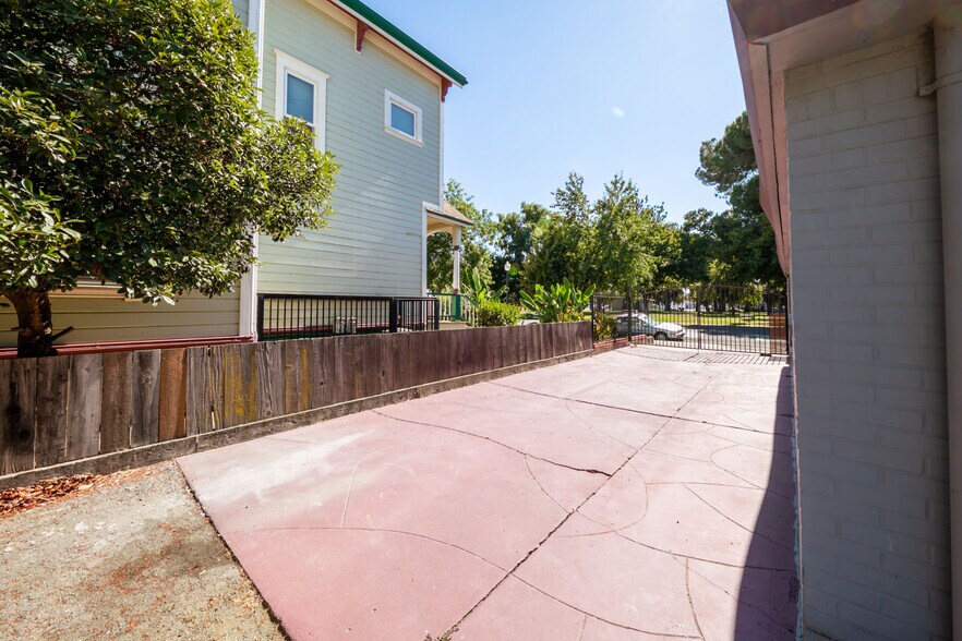 More Photos Of 942 N Hunter St, Stockton Office Residential For Sale