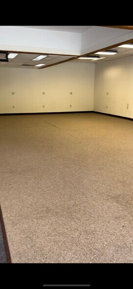 More Photos Of 360 E Wyomissing Ave, Mohnton General Retail For Lease