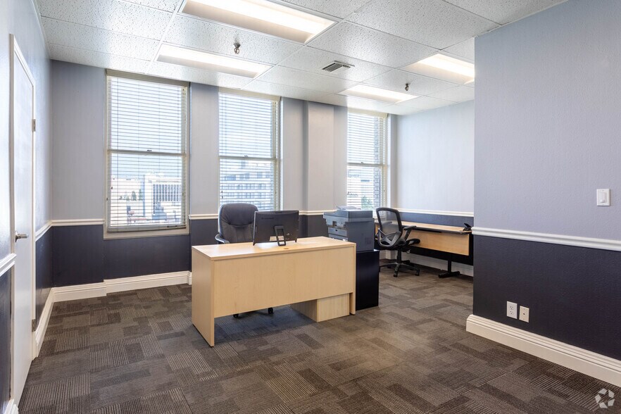 More Photos Of 2014 Tulare St, Fresno Office For Lease