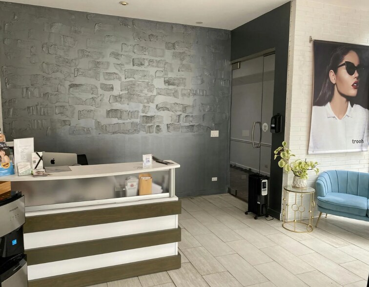 More Photos Of 1915-1917 N Damen Ave, Chicago Storefront For Sale