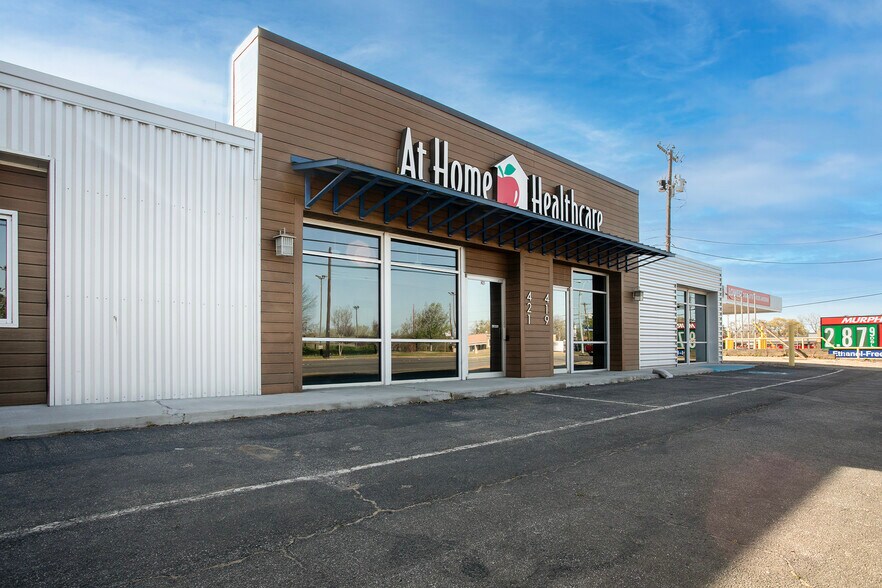 Primary Photo Of 415 Beckham Ave, Tyler Storefront For Sale